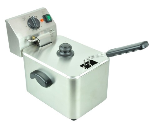 Frytownica wykona ze stali nierdzewnej, z pokrywą, czarne pokrętło do regulacji temperatury, uchwyt koszyka z tworzywa sztucznego